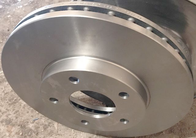 Тормозной диск Bosch. Артикул 0 986 479 R90