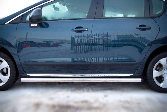 Защита порогов RusStal труба d63 (вариант 2) для Peugeot 3008 2009-2026. Артикул P38T-0004222