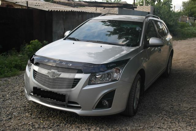 Дефлектор Vip-Tuning для капота Chevrolet Cruze универсал 2012-2015. Артикул CH04