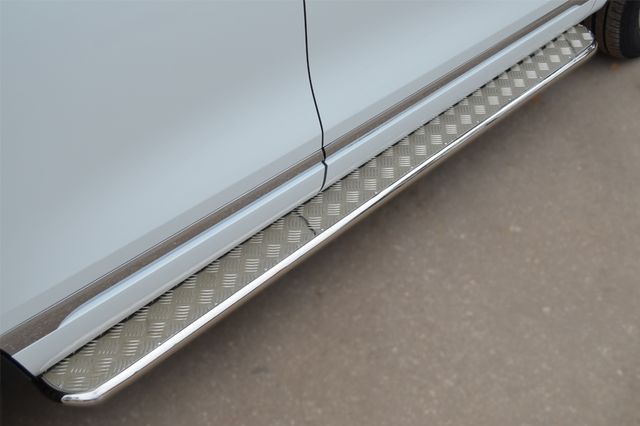 Защита порогов RusStal труба d42 с листом для Volkswagen Touareg II до рестайлинга 2010-2013. Артикул VTT-001070