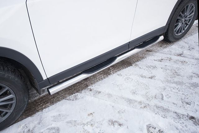 Пороги Slitkoff труба d76 с проступями для Mazda CX-5 II 2017-2026. Артикул MZCX175-05