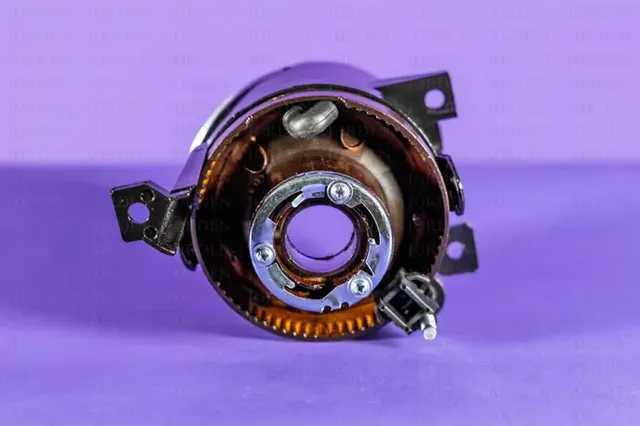 ФАРА ПТФ LH POLO 11- СЕДАН JH02POL11003L (Jorden). Артикул JH02POL11003L