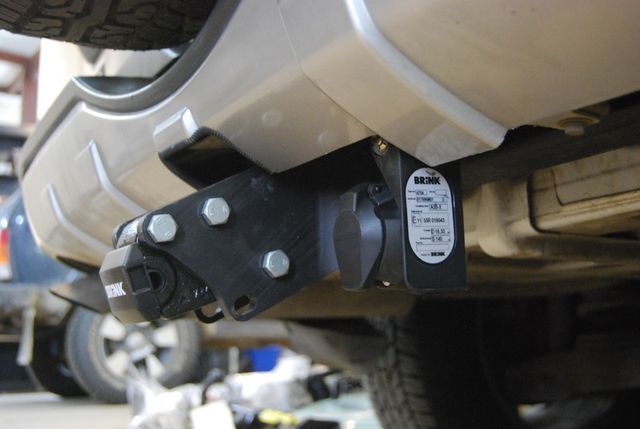 Фаркоп Brink (Thule) для Mitsubishi Pajero IV V80/90 короткая и длинная кол. базы (искл. 3.2 DiD 2010-) 2007-2026. Быстросъемный крюк. Артикул 470400