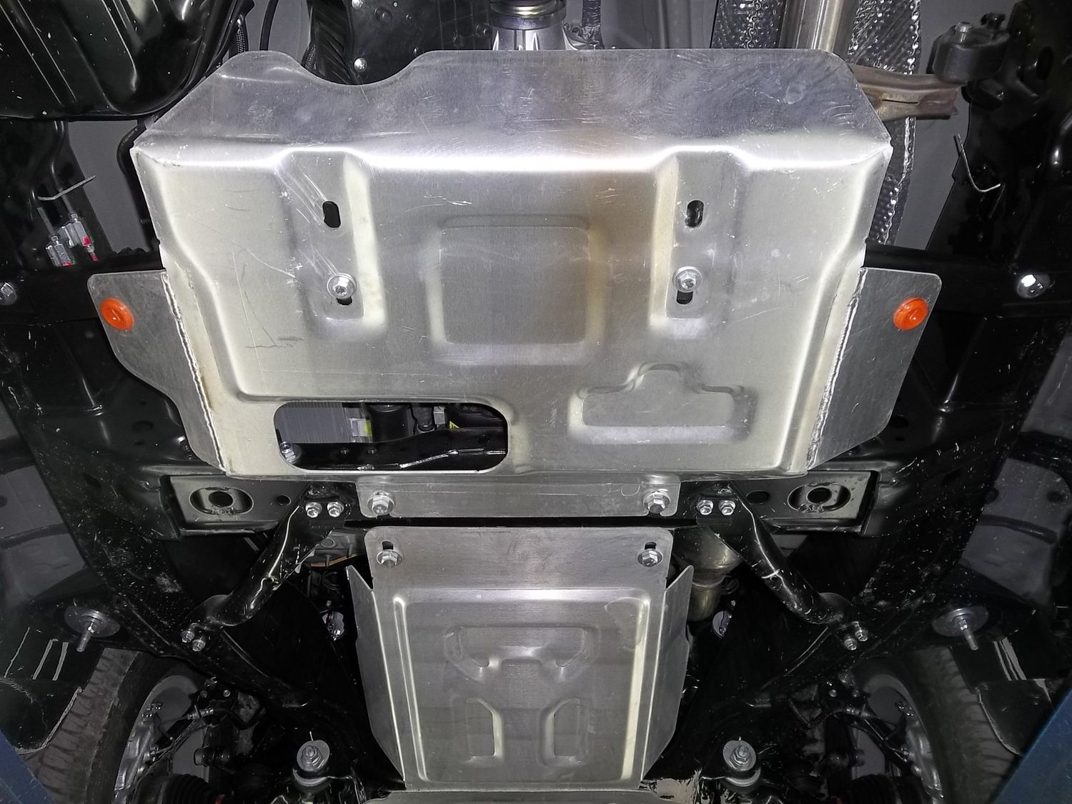 Защита алюминиевая Alfeco для раздатки Toyota FJ Cruiser 2006-2014. Артикул ALF.24.43al