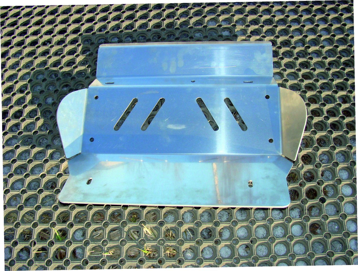 Защита алюминиевая ТСС (4 мм) для радиатора Toyota Hilux 2010-2015. Артикул ZKTCC00029