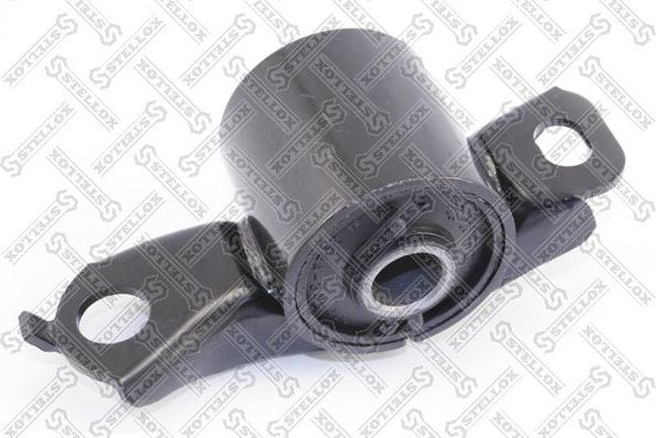 Сайлентблок переднего рычага подвески Stellox. Артикул 87-71011-SX