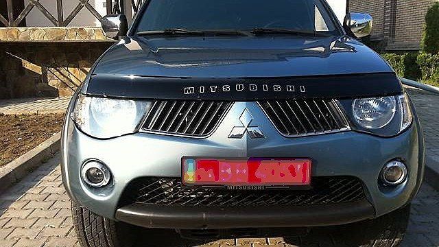 Дефлектор VT52 для капота Mitsubishi L200 2006-2015. Артикул MSH06VT