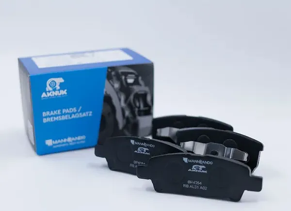 КОЛОДКИ ТОРМОЗНЫЕ ДИСКОВЫЕ ЗАДНИЕ AKNUK MITSUBISHI LANCER VIII (CY), 0 Aknuk. Артикул BP4054
