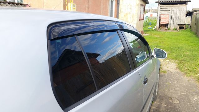 Дефлекторы V-Star для окон Volkswagen Golf V хэтчбек 5-дв. 2003-2009. Артикул D17010
