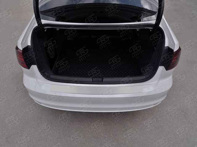 Накладка на задний бампер RusStal для Volkswagen Jetta VI 2014-2018 (нерж. зеркало). Артикул VWJETN-003472