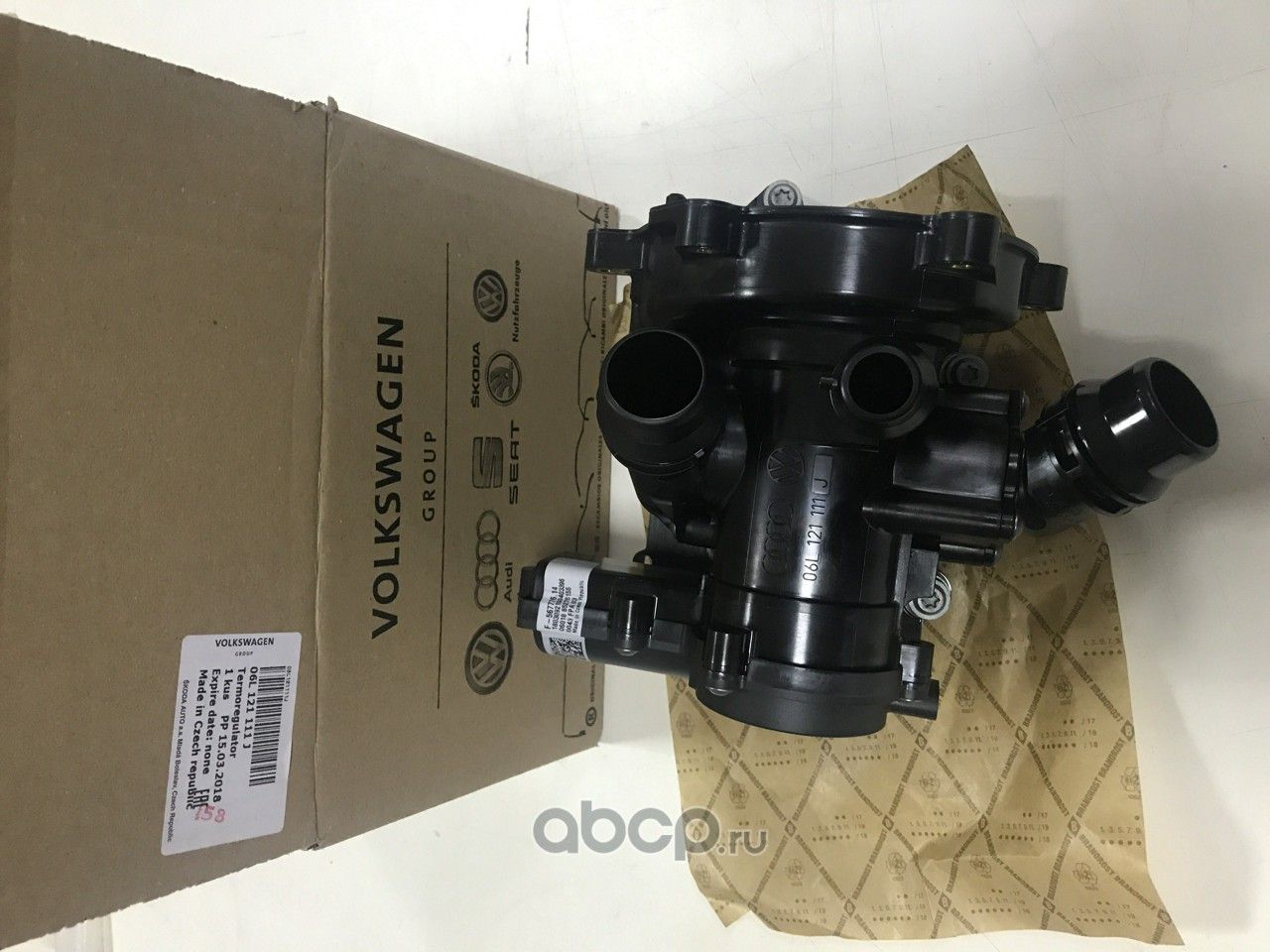 Помпа (водяной насос) VAG. Артикул 06L121111J