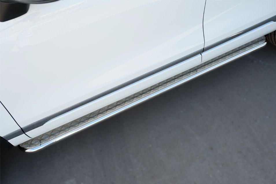 Защита порогов RusStal труба d42 с листом (вариант 1) для Volkswagen Touareg II рестайлинг 2014-2018. Артикул VWTL-0021311