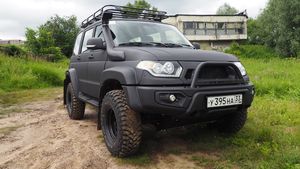 Бампер силовой АВС-Дизайн передний “М” для УАЗ Patriot 2005-2014 с лифтом 0-65 мм. С оптикой, черный. Артикул ABC.UAZ.FB.02М