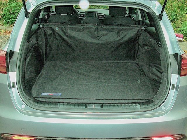 Защитный чехол AUTOSMSTUDIO "Standart" в багажник автомобиля для Kia Ceed III универсал 2018-2026, серый. Артикул TP-KCCD-STD-GR