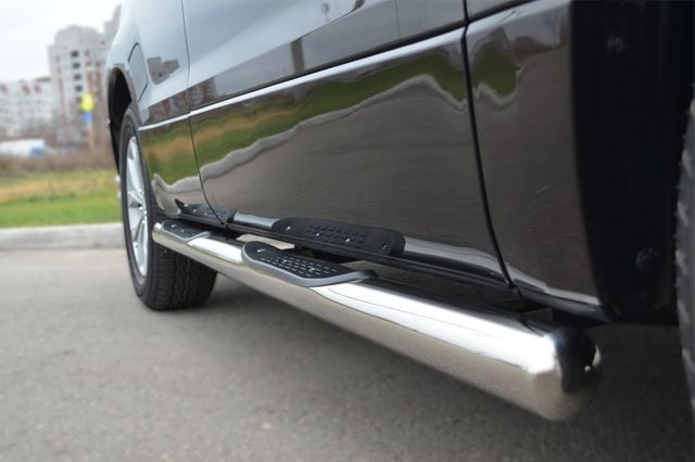 Защита порогов RusStal труба d76 с накладками (вариант 3) для Suzuki Grand Vitara 5-дв. 2012-2015. Артикул SVT-0010953