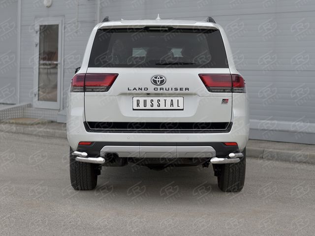 Защита RusStal заднего бампера уголки d63секции-d42секции для Toyota Land Cruiser 300 GR Sport 2021-2026. Артикул TLCZ-003972