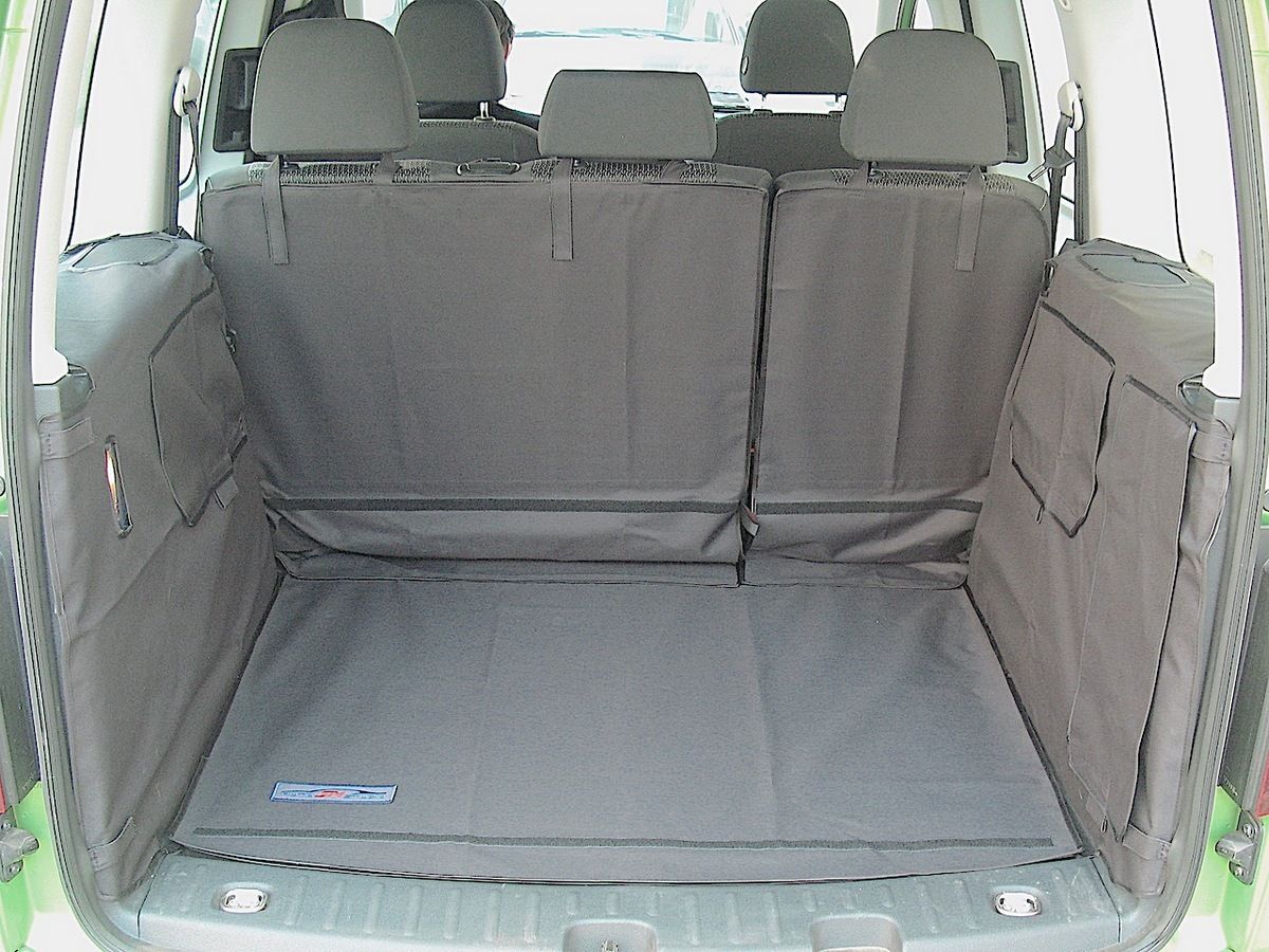 Защитный чехол AUTOSMSTUDIO "Maxi" в багажник автомобиля для Volkswagen Caddy IV (5 мест) 2015-2020, черный. Артикул TP-VW-CADII5-MAXI-BL