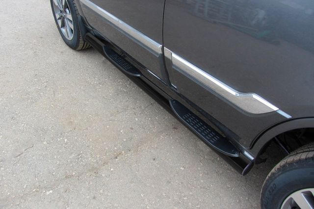 Пороги Slitkoff труба d76 с проступями для Chery Tiggo 3 2017-2020 Черные. Артикул CT3-005В