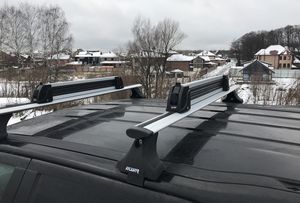 Крепление INTER для перевозки 5-и пар лыж с замком и заглушкой. Цвет Серебристый. Артикул 5506S