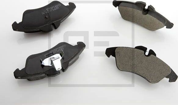 Тормозные колодки PE Automotive. Артикул 086.319-00A