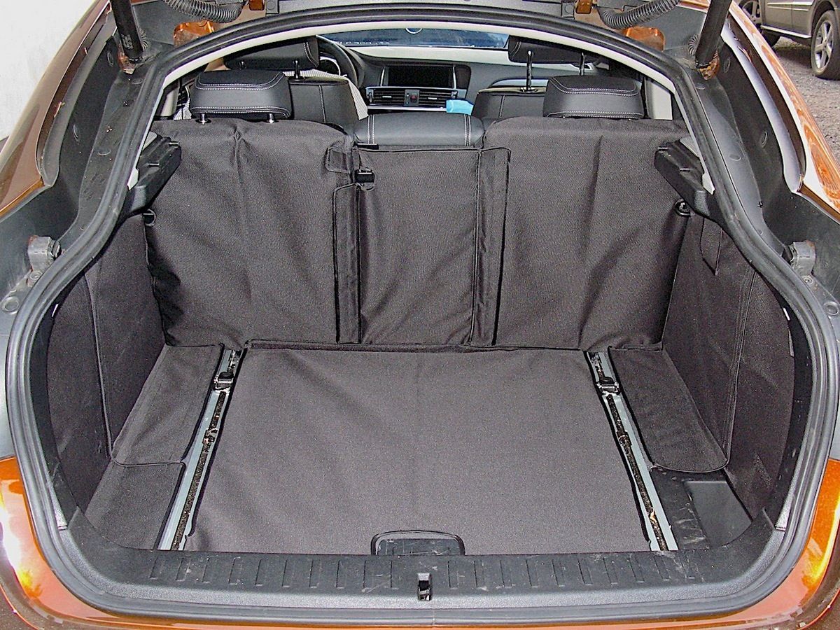 Защитный чехол AUTOSMSTUDIO "Maxi" в багажник автомобиля для BMW X4 F26 2014-2018, черный. Артикул TP-X4F26-MAXI-BL