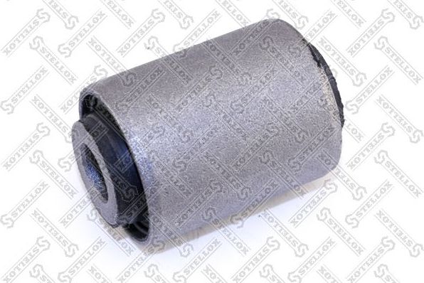 Сайлентблок переднего рычага подвески Stellox. Артикул 87-37021-SX