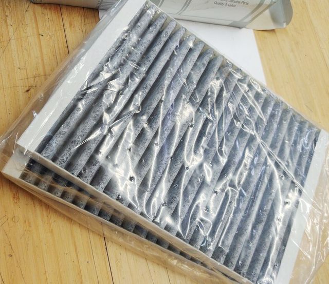 Салонный фильтр Mercedes-Benz. Артикул A2218300018