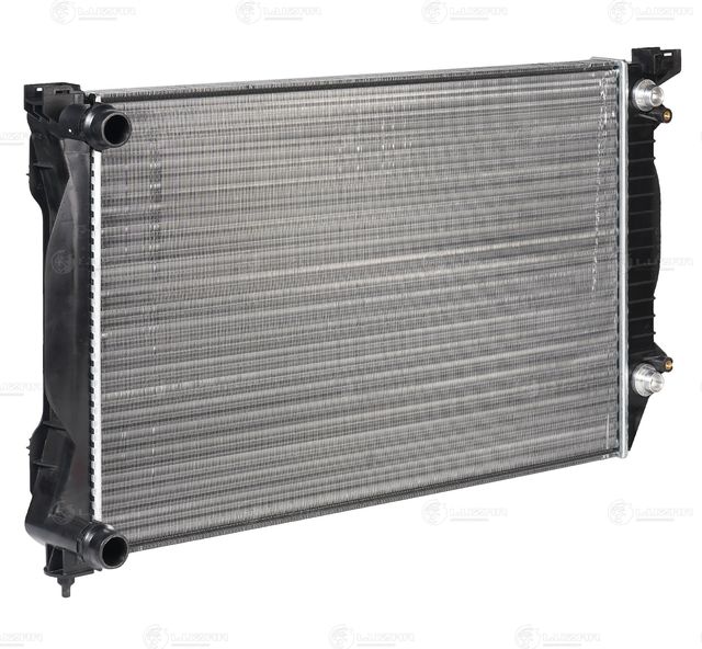Радиатор охлаждения двигателя Luzar для Audi A4 III (B7) 2002-2009. Артикул LRc 1816