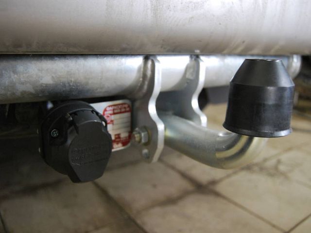 Фаркоп Galia оцинкованный для Lexus LX 470 1998-2008. Артикул T050A