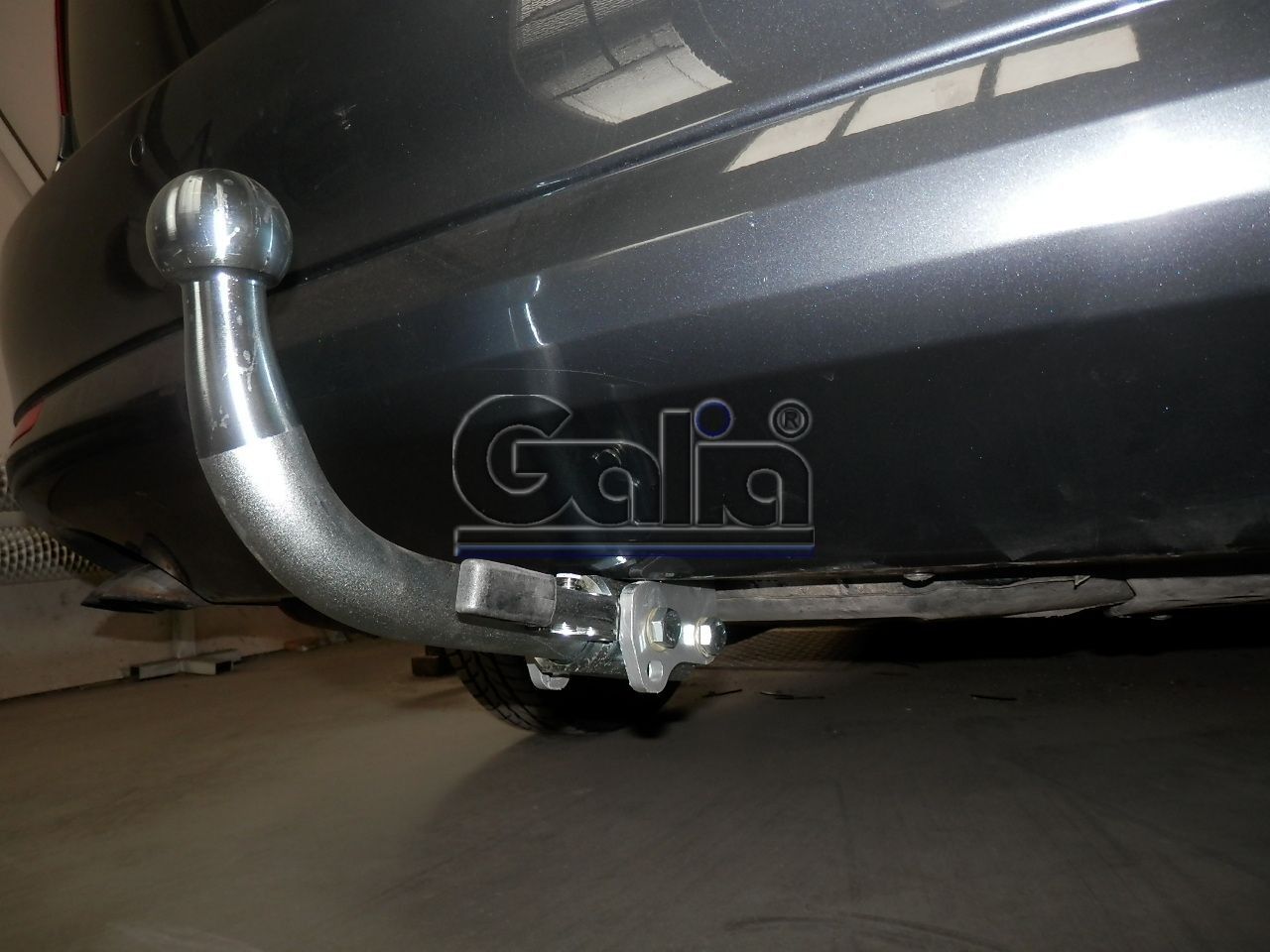 Фаркоп Galia оцинкованный для Skoda Octavia Tour седан, универсал 2004-2013. Быстросъемный крюк. Артикул S086C
