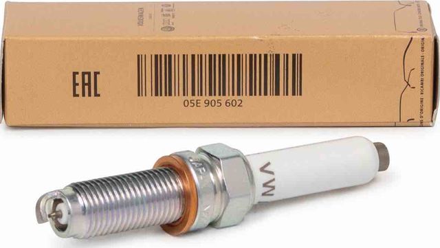 Свеча зажигания VAG для Skoda Karoq I 2017-2026. Артикул 05E905602