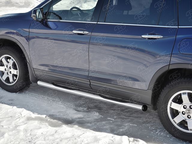 Защита порогов RusStal труба d76 с накладкой (вариант 2) для Honda Pilot III 2016-2026. Артикул HPT-0029232