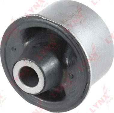 Сайлентблок переднего рычага подвески LYNXauto. Артикул C9747