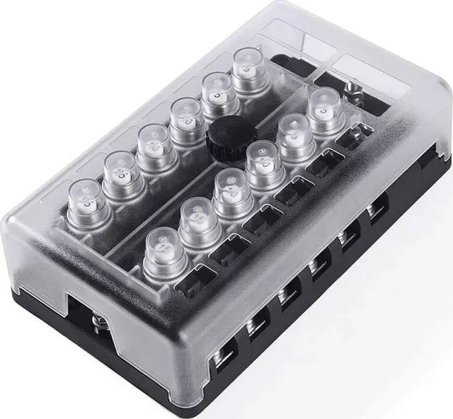 Держатель предохранителей РИФ 12 шт. с крышкой на винте. Артикул RIF22-9-0315012