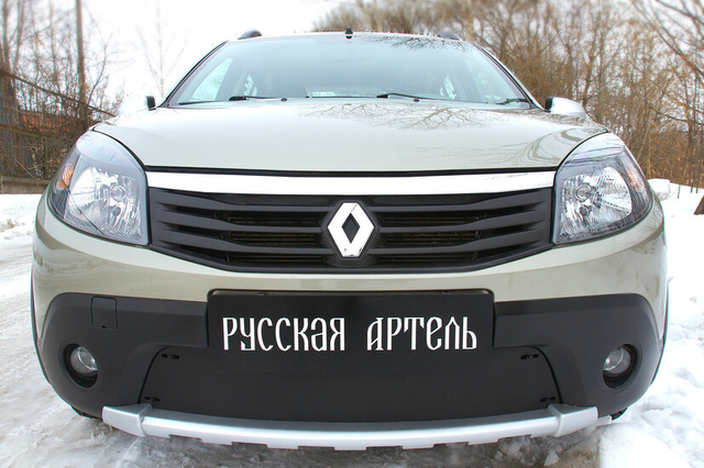 Зимняя заглушка (утеплитель) Русская Артель решетки переднего бампера для Renault Sandero Stepway I 2009-2013. Артикул ZRR-128402