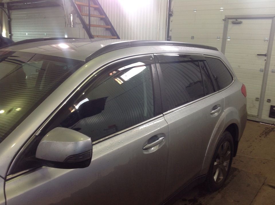 Дефлекторы Cobra Tuning для окон (c хром. молдингом) Subaru Outback IV до рестайлинга 2009-2014. Артикул S40409CR