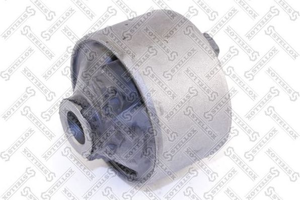 Сайлентблок переднего рычага подвески Stellox. Артикул 87-17013-SX