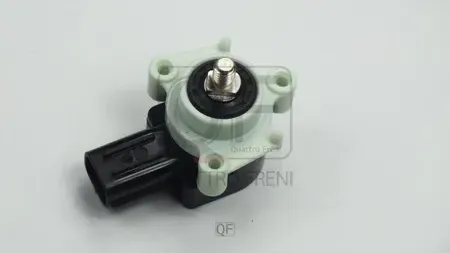 Датчик регулировки дорожного просвета (Quattro Freni). Артикул qf28d00036