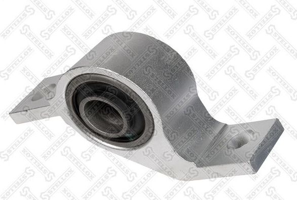 Сайлентблок переднего рычага подвески Stellox. Артикул 77-02141-SX