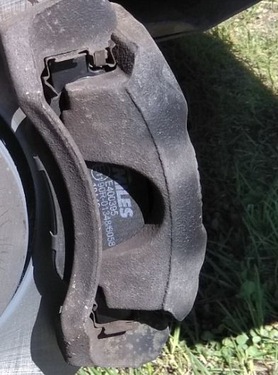 Тормозные колодки Miles (Low-Metallic) передние для Citroen C1 II 2014-2026. Артикул E400395