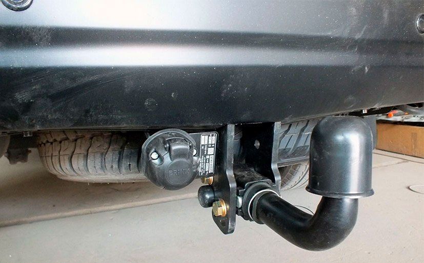 Фаркоп Auto-Hak для Toyota Land Cruiser 200 2007-2021. Быстросъемный крюк. Артикул 0 70A