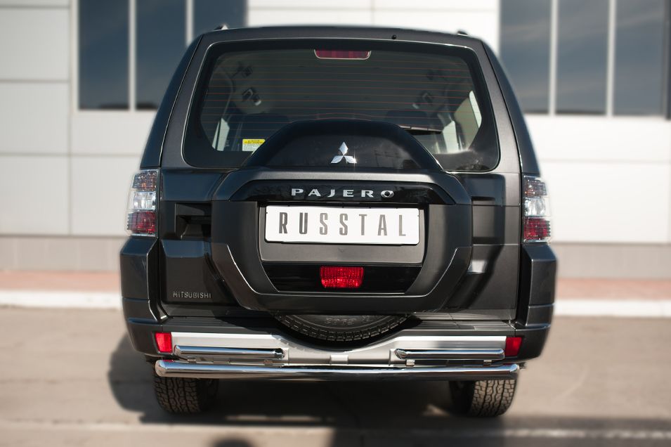 Защита RusStal заднего бампера d63 (дуга) d42х2 (дуга) для Mitsubishi Pajero IV 2014-2026. Артикул MPZ-002049