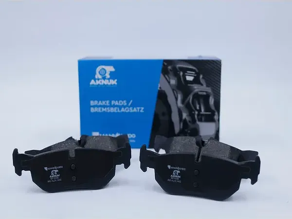 КОЛОДКИ ТОРМОЗНЫЕ ДИСКОВЫЕ ЗАДНИЕ AKNUK BMW 1 (E81), 09/06/ 3 (E90), 0 Aknuk. Артикул BP1036