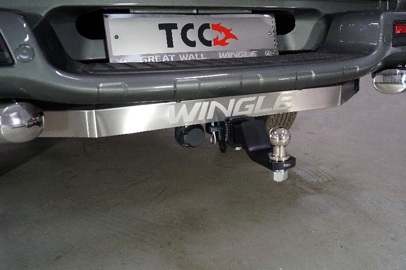 Фаркоп ТСС оцинкованный под американский квадрат для Great Wall Wingle 7 4WD 2.0 TD 2020-2026 с накладкой с надписью Wingle. Артикул TCU00166