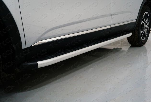 Пороги алюминиевые ТСС с пластиковой накладкой 1720 мм для Renault Arkana 2019-2022. Артикул RENARK19-20AL