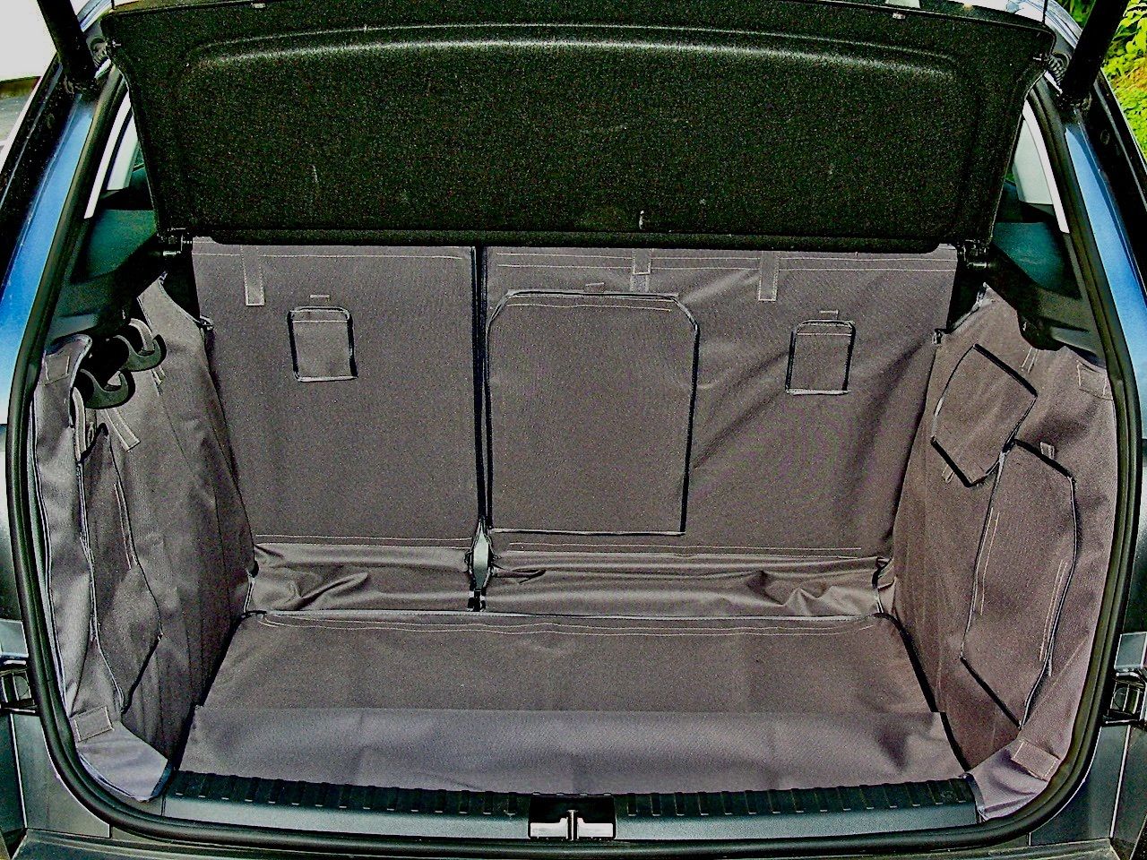 Защитный чехол AUTOSMSTUDIO "Maxi" в багажник автомобиля для Skoda Karoq 2017-2026, черный. Артикул TP-SKD-KR-MAXI-BL