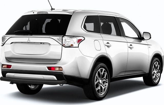 Защита Slitkoff заднего бампера d57 (короткая) для Mitsubishi Outlander III 2015-2026 Черная. Артикул MOUT15-011B