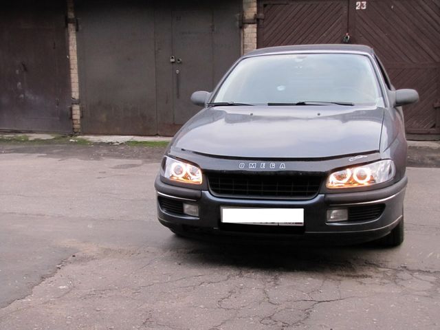 Дефлектор VT52 для капота Opel Omega B 1994-1999. Артикул OP09VT