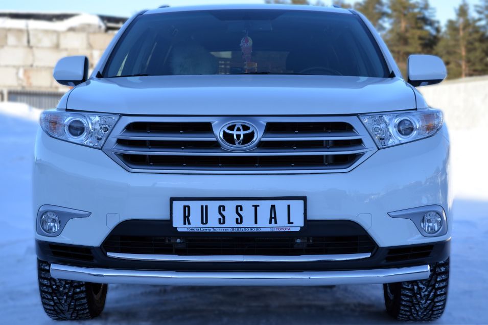 Защита RusStal переднего бампера d63 (секции) для Toyota Highlander II 2010-2014. Артикул THZ-001253