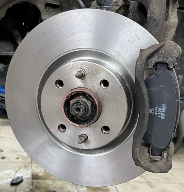 Тормозной диск Miles передний для Fiat Doblo I 2005-2015. Артикул K000576